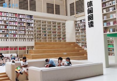 新华日报头版聚焦宿迁 文化强市 '好戏连台'，图书出租创新服务模式