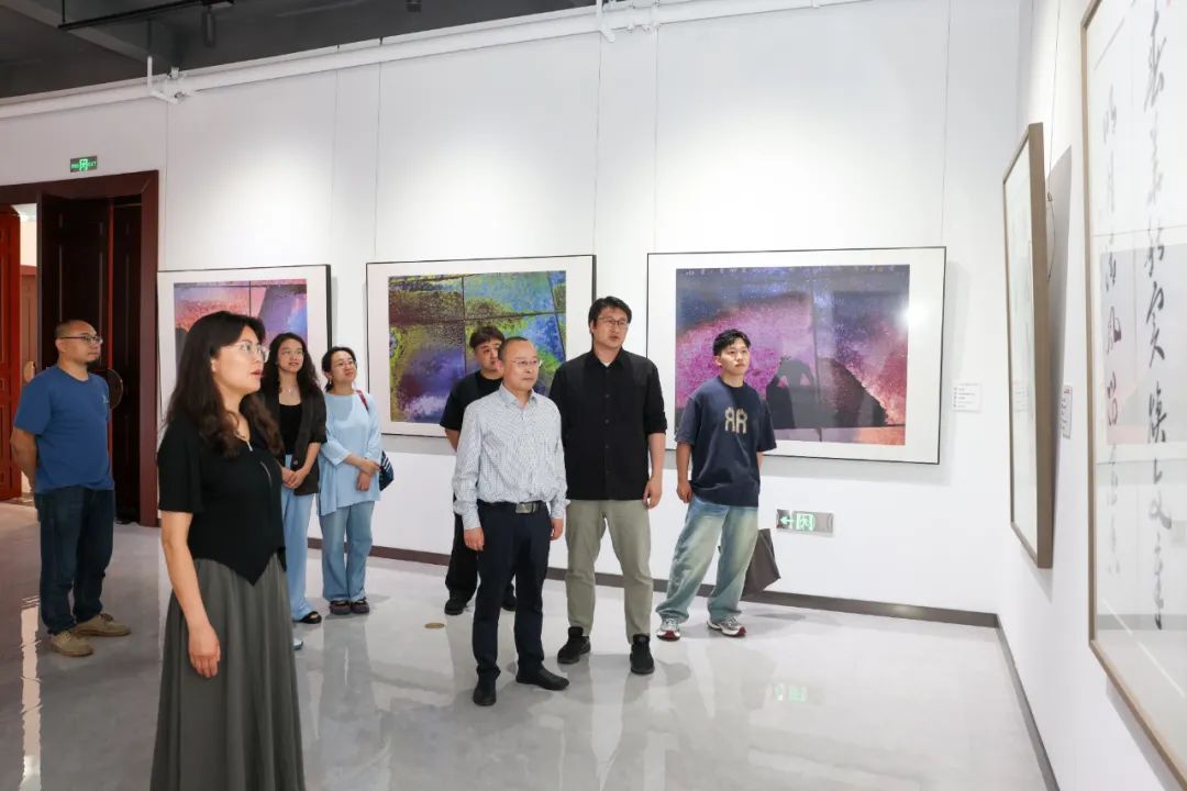 艺术家导览｜茉莉花开·文艺轻骑兵志愿行——2024江苏省书画院写生创作汇报巡展（永联村分馆）